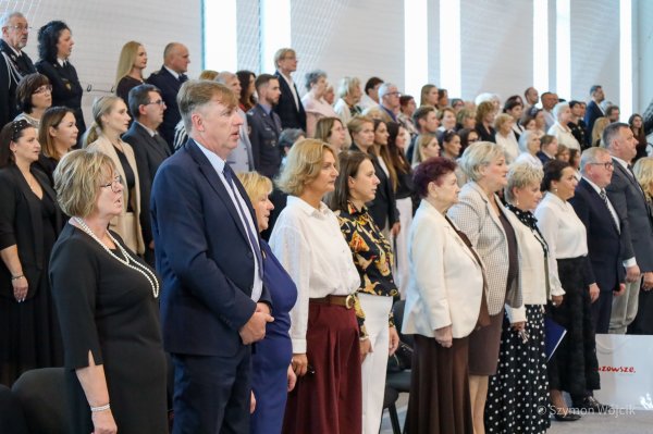 Jedynka łączy pokolenia! Jubileusz 90-lecia Publicznej Szkoły Podstawowej nr 1 w Grójcu